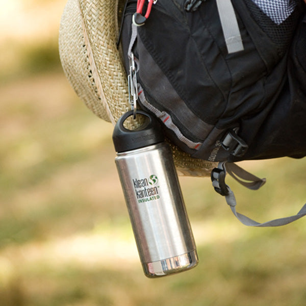 steel-s-biner-3-w6 carabiner_steel_bottle_backpack_lifestyle_dd4fef2d-f5d2-4f32-ac05-c706bd6b518e.jpg