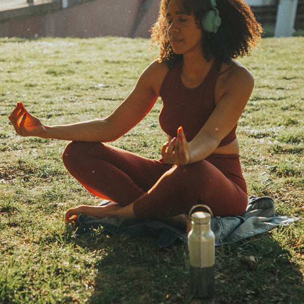 16oz-rise-reflect-with-bamboo-cap-s5 16oz_rise_reflect_yoga_park_headphones_square.jpg