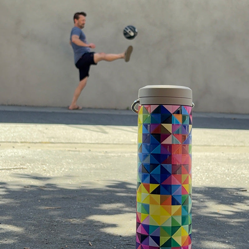 20oz-tkwide-with-twist-cap-mosaic-t2 20oz_tkwide_bottle_seasonal_mosaic_soccerball_player_square.jpg