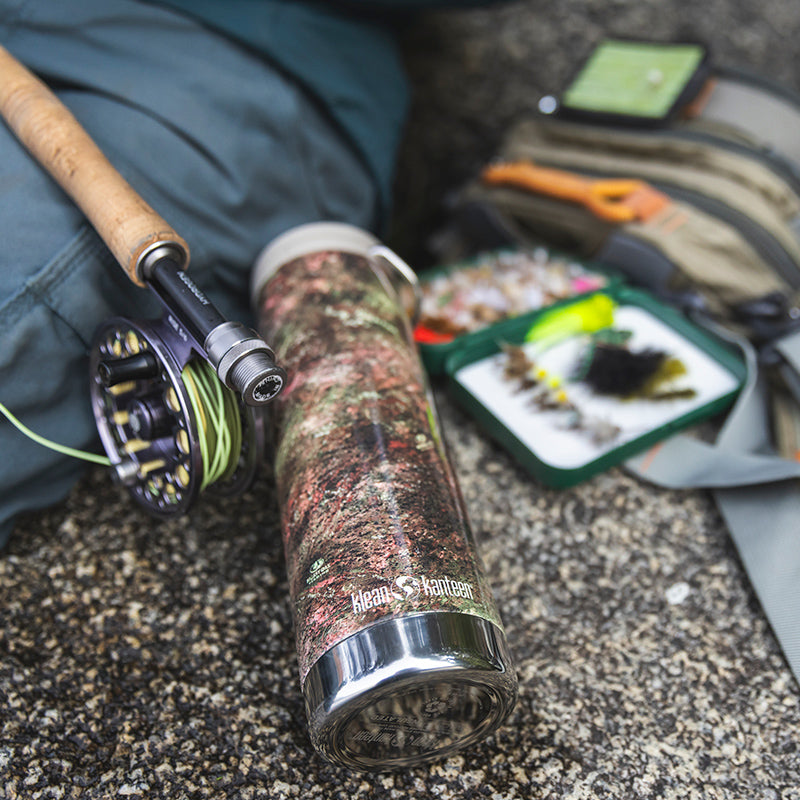 20oz-tkwide-with-cafe-cap-mossy-oak-o7 20oz_tumbler_mossyoak_rainbowtrout_flyfish_top_square.jpg