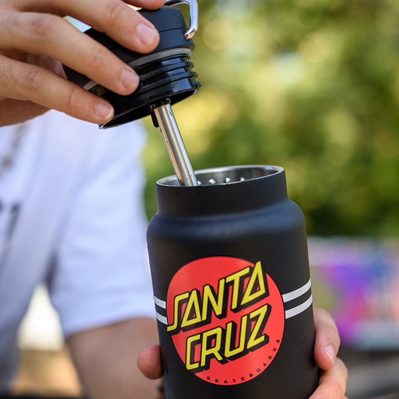 32oz-tkwide-with-twist-cap-santa-cruz-i3 32oz_tkwide_twist_water_bottle_santacruz_dot_lidoff_square.jpg