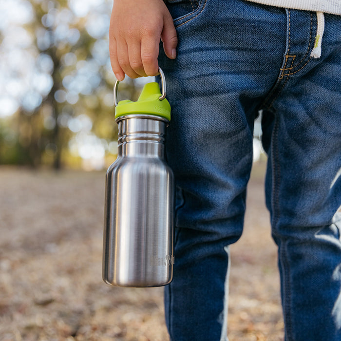 classic-kid-sippy-cap-j8 K12CNSIPPY-BS-kids_sippy_bottle_carry_lifestyle_f9e24b84-a0ae-465d-aad5-3c60c5592b7d.jpg