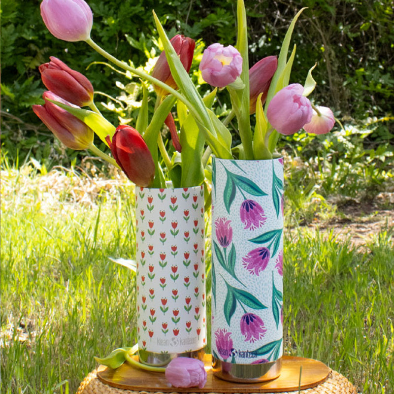 16oz-tkwide-with-cafe-red-tulips-n1 bottles_seasonal_spring_flowers_2_square.jpg