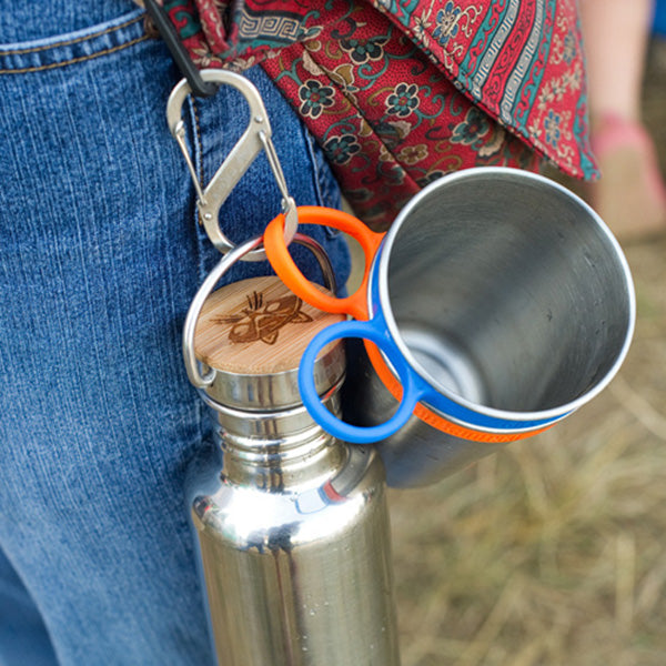 steel-s-biner-3-w6 carabiner_steel_clip_bottle_lifestyle_f9a2dad1-cd06-4894-b3ff-13476b2b5a87.jpg