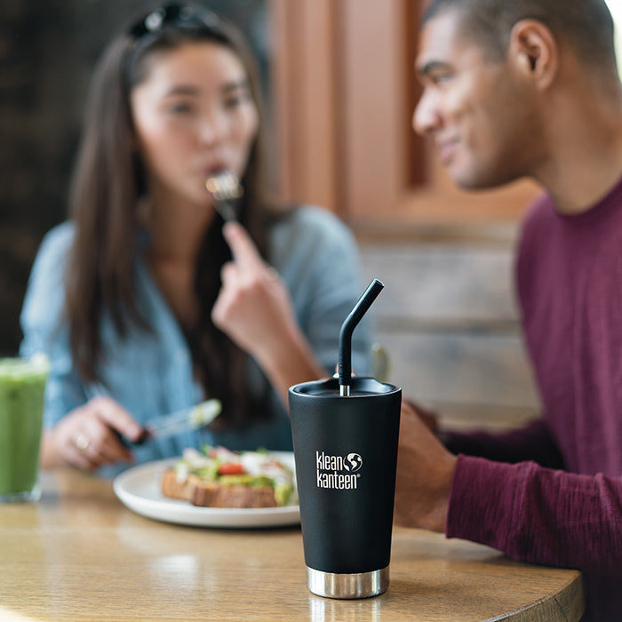 straw-2-pack-black-sale-o9 coffee-tumbler-metal_straw_lifestyle.jpg