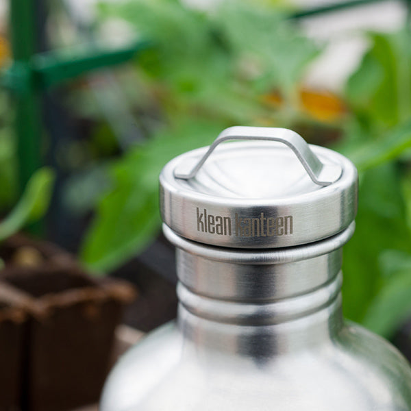 classic-steel-loop-cap-x9 stainless_cap_garden_lifestyle.jpg