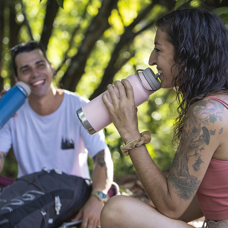 32oz-tkwide-with-twist-cap-x3 tkwide_32oz_insulated_bottle_twist_costarica_couple_drink_square.jpg